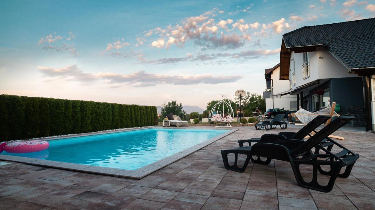 Villa De Luxe *
